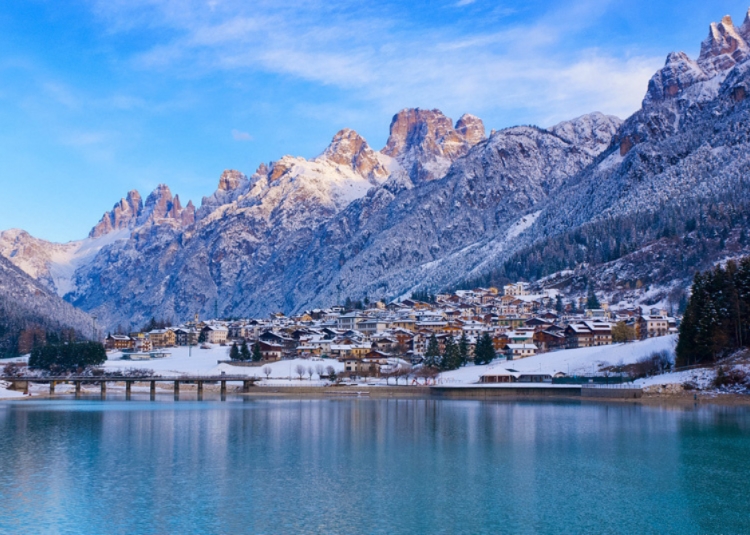 Veneto’s Tre Cime Dolomiti Tourist Consortium: snow and a full moon