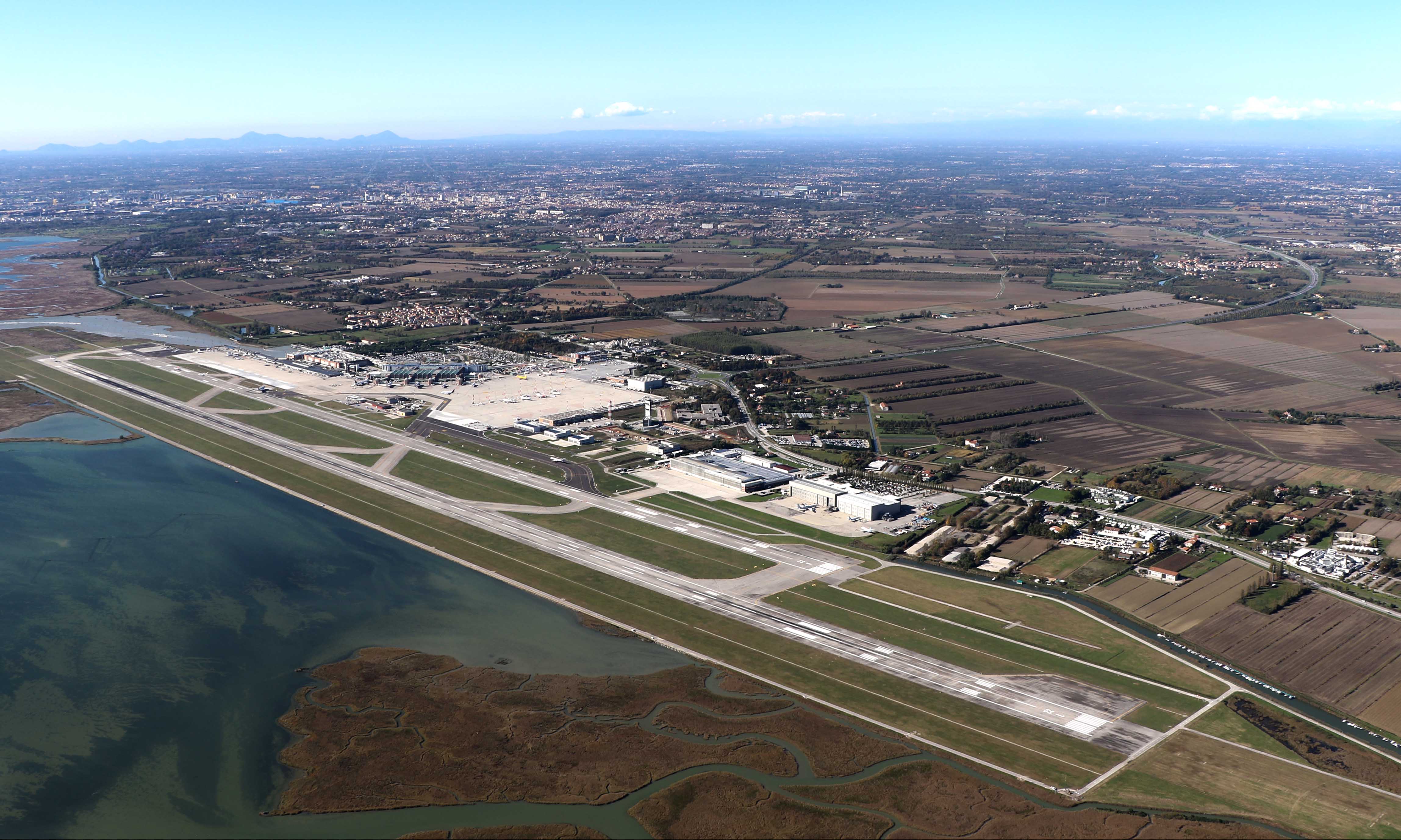 venice airport
