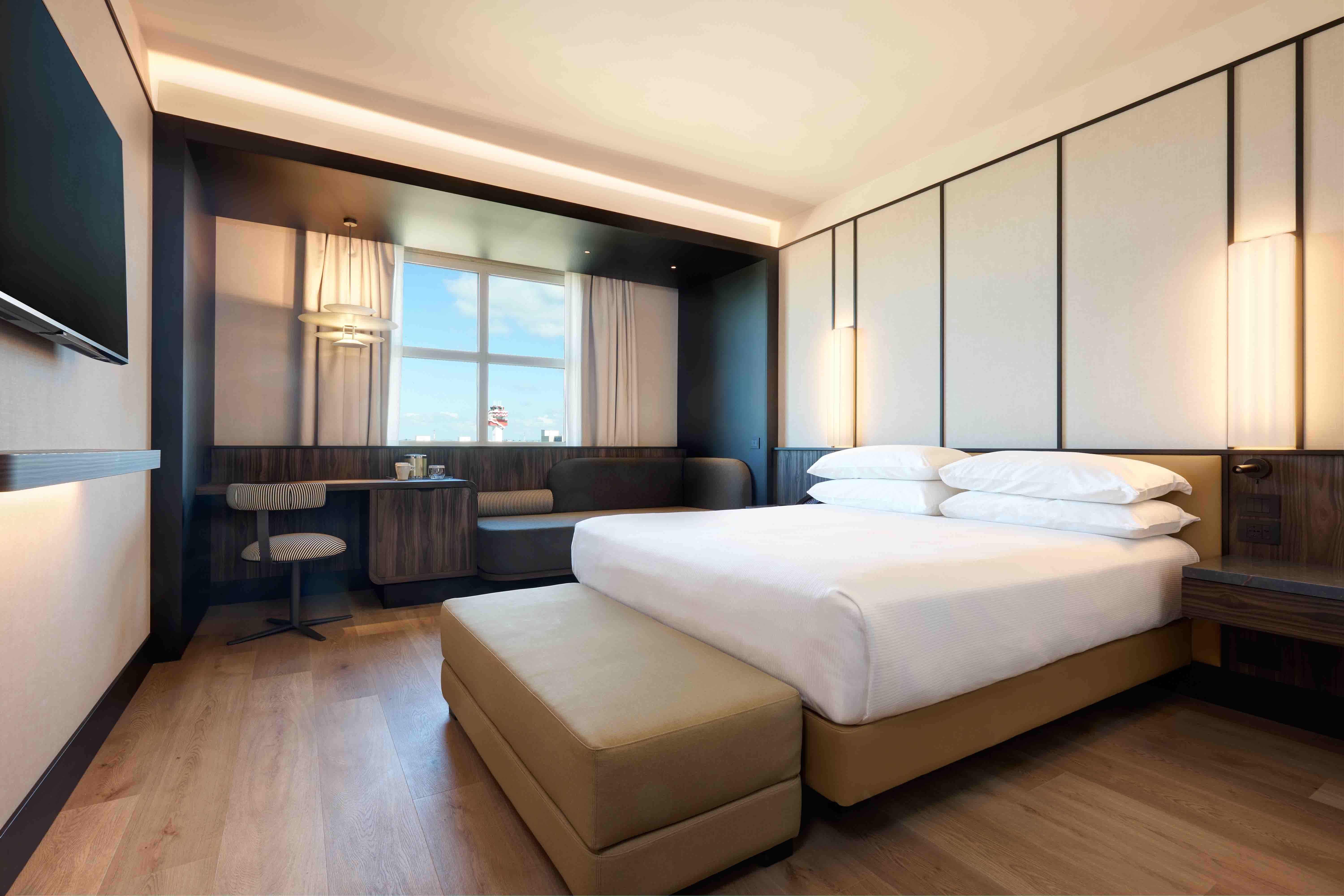 Hilton Rome Airport King Deluxe Room