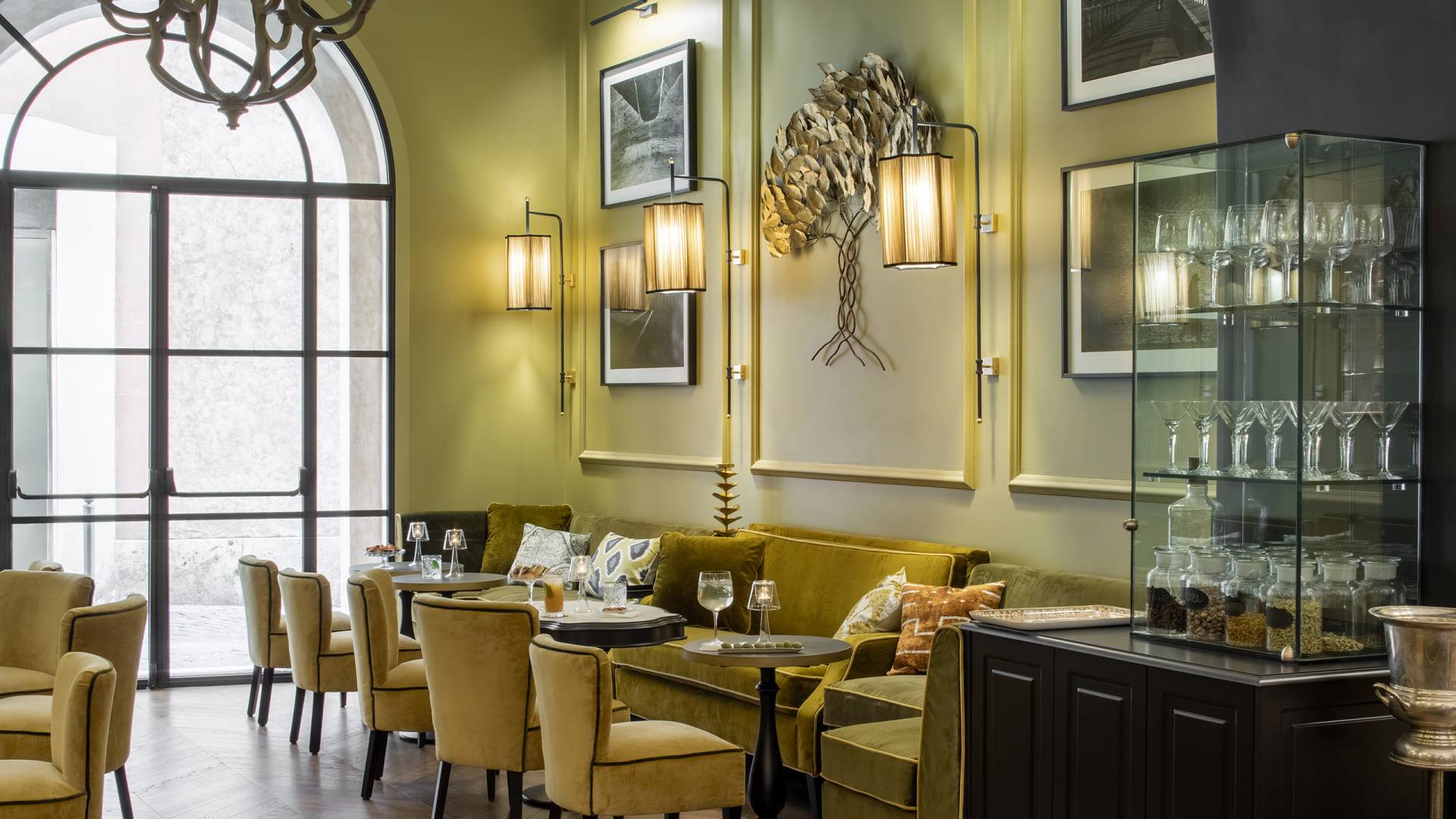 Hotel Adriano Rooftop gin bar