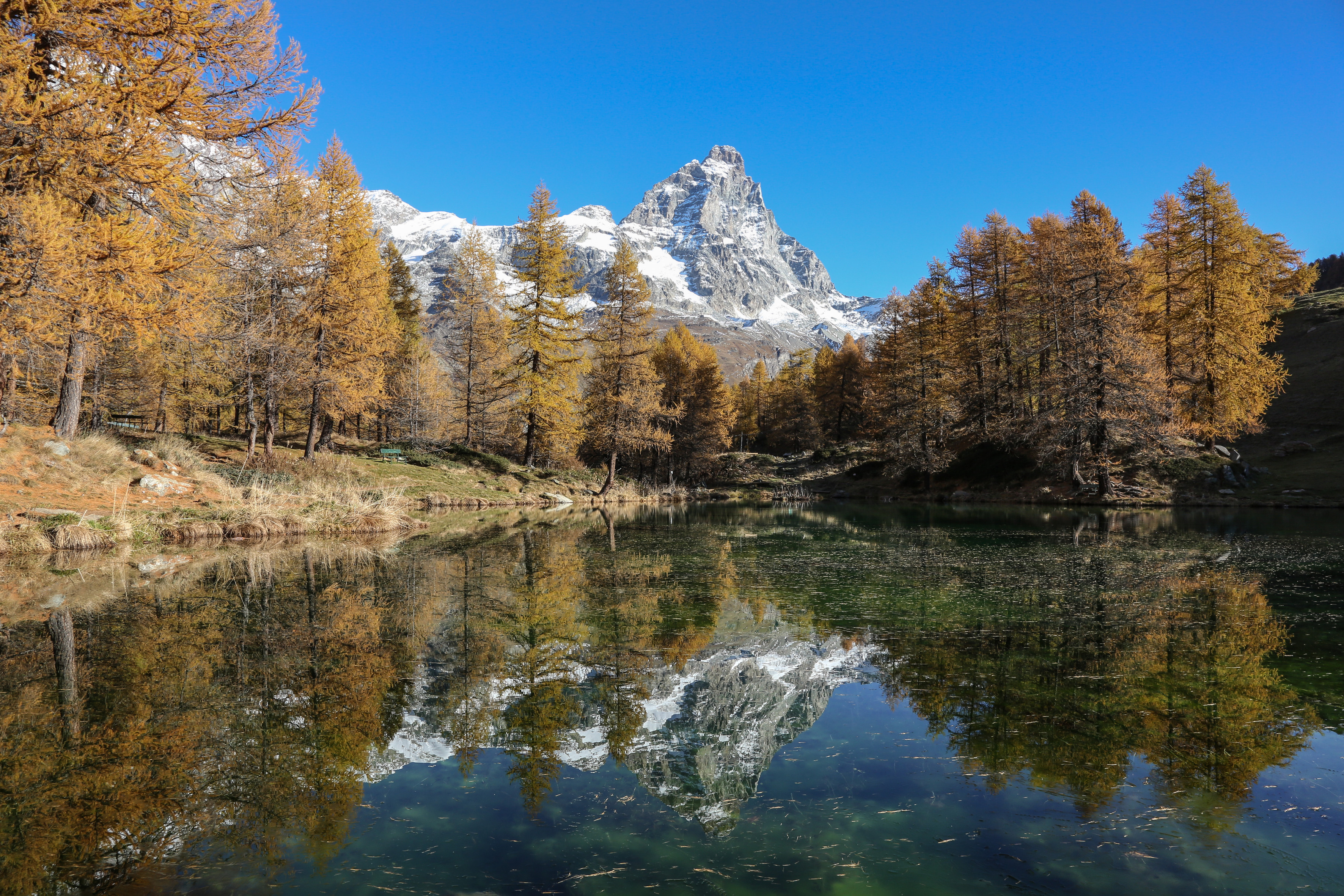 VALLE-DAOSTA-Lago-Blu-e-Cervino-autunno-foto-Enrico-Romanzi-3118