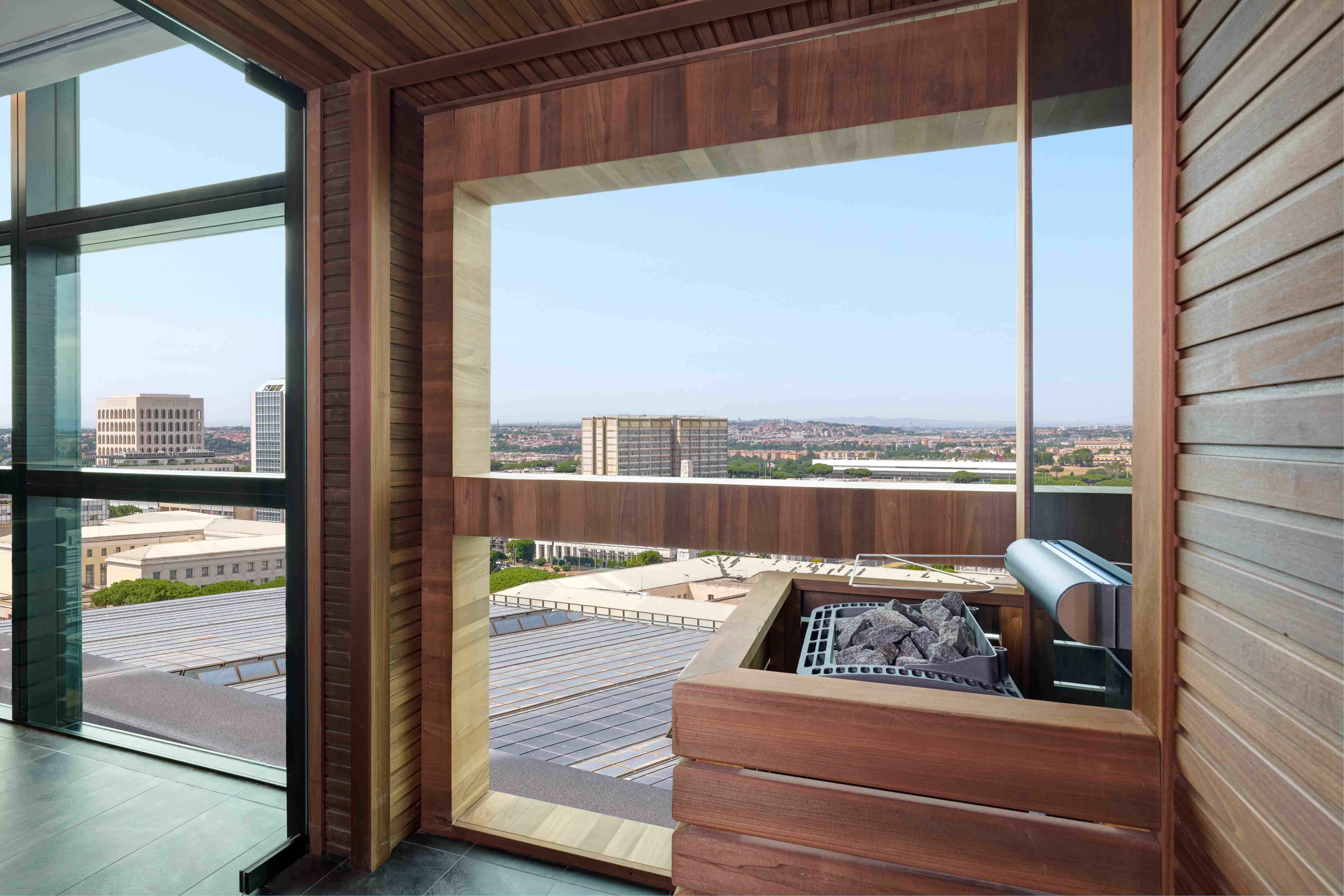 SaunaLa-Lama-Wellness-Centre