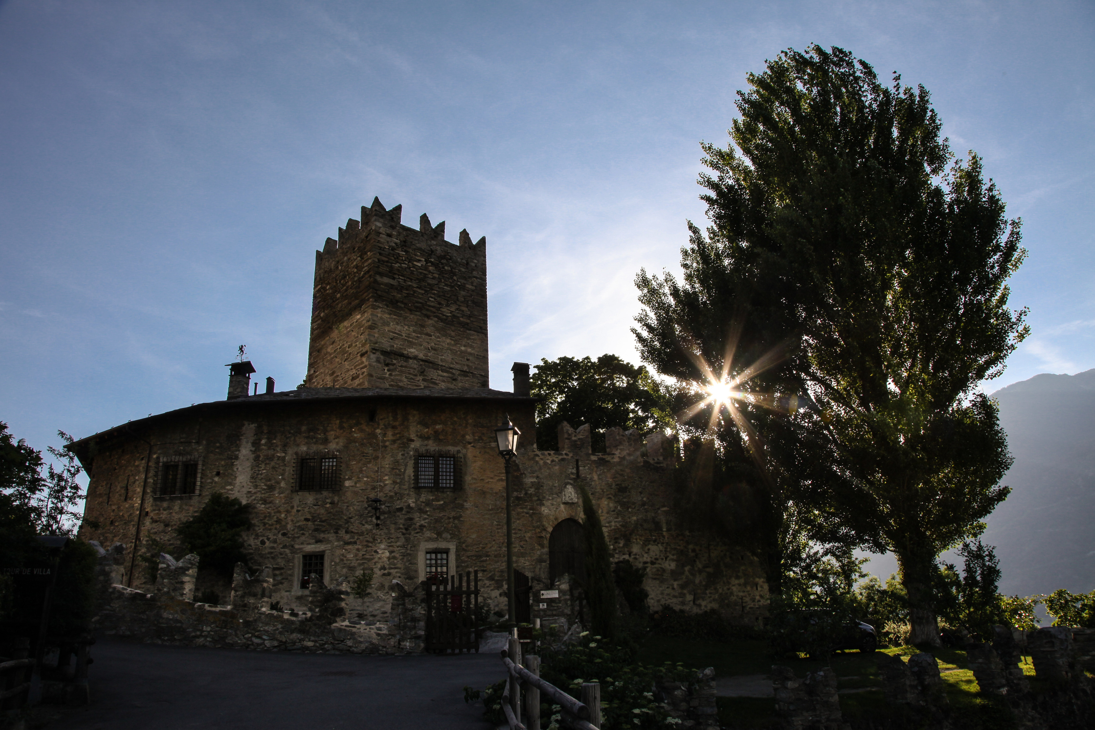 VALLE-DAOSTA-Castello-Tour-de-Villa-Gressan-foto-Enrico-Romanzi-0169-1