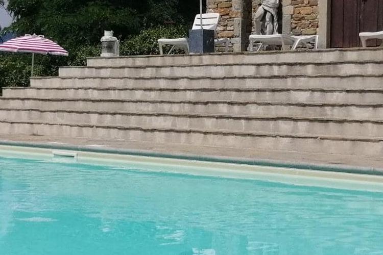 piscina-marchesa-castello-compiano