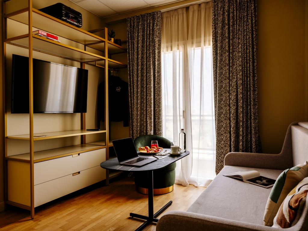 Lindbergh Charlie Urban Hotel Pesaro