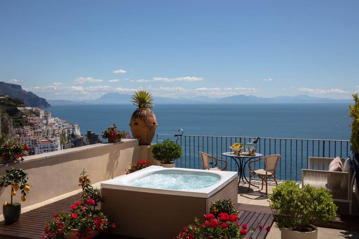 Anantara Convento di Amalfi Grand Hotel Junior Sea View Terrace Suite with Jacuzzi 