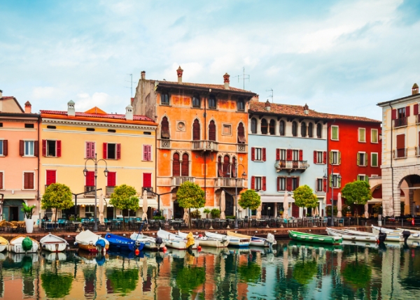 Desenzano del Garda: lakeside natural beauty and cultural richness 