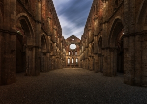 San Galgano is a grandiose Cistercian monastery and a must-see on a tour of Tuscany