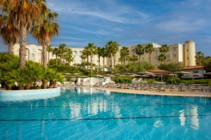 Mangia's Costanza Resort