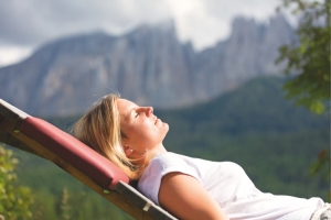 Wellbeing in the allergy-friendly Gallo Rosso farms in South Tyrol