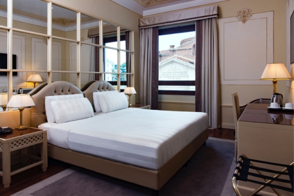 The new Radisson Blu Ghr Hotel Rome is a makeover of the old Grand Hotel Ritz and the Regent