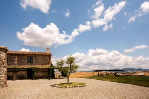 Tuscany and Sardinia: dream destinations for sleep-filled holidays