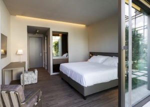 Hotel Promessi Sposi and Casa sull’Albero on Lake Como for business stays