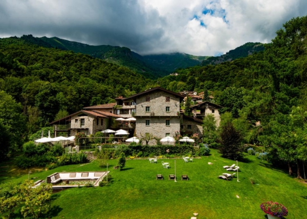 A La Bursch country house in the Biella region, adds new rooms and suites