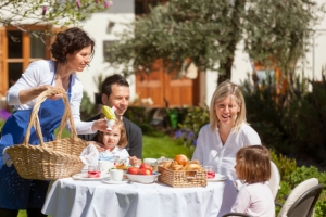 The pleasure of family time at Easter in a South Tyrolean Gallo Rosso farm