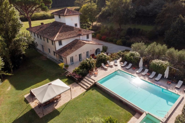 Villa Salettaâs three luxury villas in the heart of Tuscany