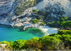 Discovering the island of Montecristo: legends and luxury in Tuscany