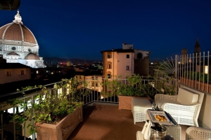 Florence and the Hotel Brunelleschi for the shooting stars of San Lorenzo 