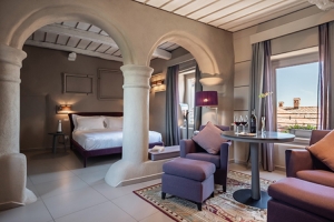 Weddings in Piedmont: the charm of Uve Rooms &amp; Wine Bar, La Morra