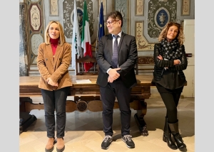 Marianna Vetri, deputy mayor of Urbino, tourism councillor Roberto Cioppi and the president of the association of tourist guides, Carla Rossi