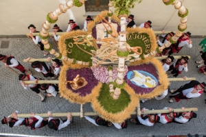 The Easter Pasquali: floats carried in procession through Bormio