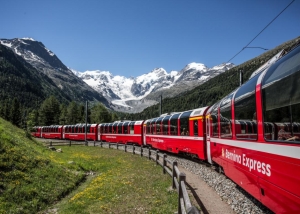 Bernina Express at the Montebello Curve (Bernina Line)