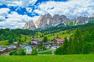Summer in Cortina d’Ampezzo with the “Dolomiti Supersummer” system