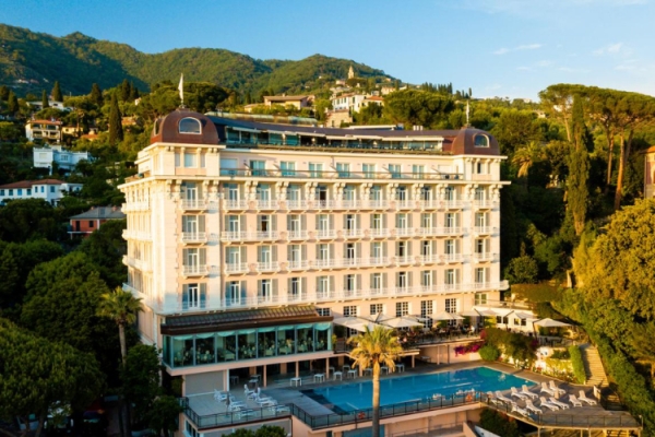 R Collection: the season opens at the 5-star Grand Hotel Bristol in Rapallo (Genoa)