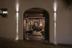 UVE Rooms &amp; Wine Bar. Christmas vouchers in the heart of the Langhe