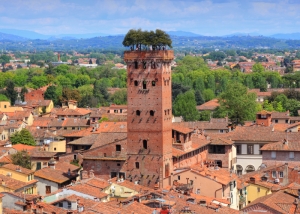 Fall in love with the charm of Lucca, a Tuscan gem 