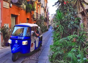 Discovering Cagliari in style with an Ape Calessino buggy tour 