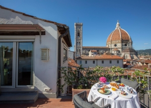 Florence for two. Romantic walks and weddings in the Tuscan capital