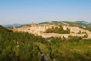 The Marches. Land of a hundred theatres