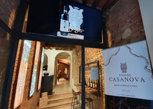 Podere Casanova Wine Art Shop. Chilling out with art and wine in a little medieval Tuscan town