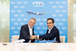 ITA Volotea Left J Eberhart CEO ITA, right C Muñoz CEO Volotea