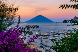Italy’s most spectacular treks on islands reached with Ferryscanner