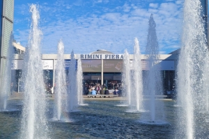 A fresh look at selling Italy: the new ItaliAbsolutely magazine