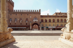 The Visit Ferrara agency offers visitors free guided tours up to 26 December   