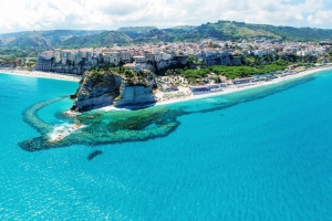 Stay at VOI Le Muse Resort and discover the beauty of Vibo Valentia, the seaside town in Calabria