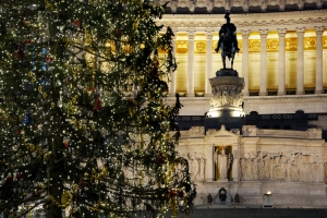 Christmas in Italy, it's party time in holiday destinations