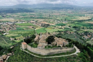 Christmas packages, fine food and truffle hunting in Umbria’s Relais Borgo Campello 