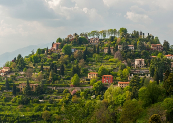 The 130-km Via delle Sorelle trail between Brescia and Bergamo