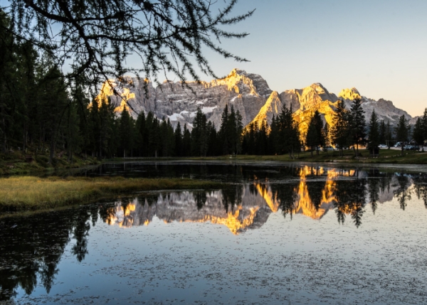 Veneto. Autumn colours, lakes and cycling in the Tre Cime Dolomiti