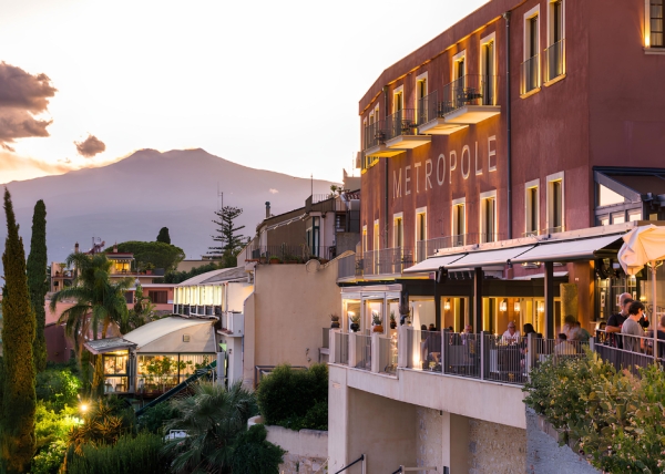 Bzar Hotel &amp; Co group takes over the management of the Metropole Taormina