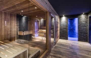 South Tyrol’s Bad Moos Aqua Spa Resort for sulphur and sauna wellness 